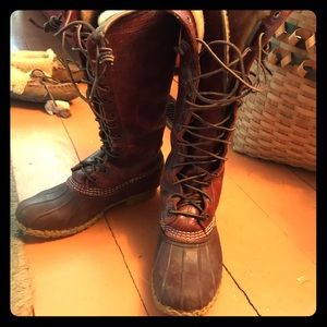 LL Bean burgundy leather sherpa lined boots